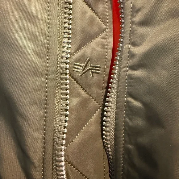 Alpha Industries Sage Green Bomber Jacket - Picture 4 of 13